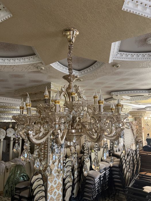 Продам люстру,плафоны для ресторана