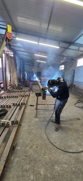 Hala metalica de vânzare