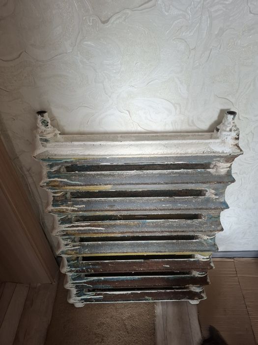 Продам две чугуные ботареи