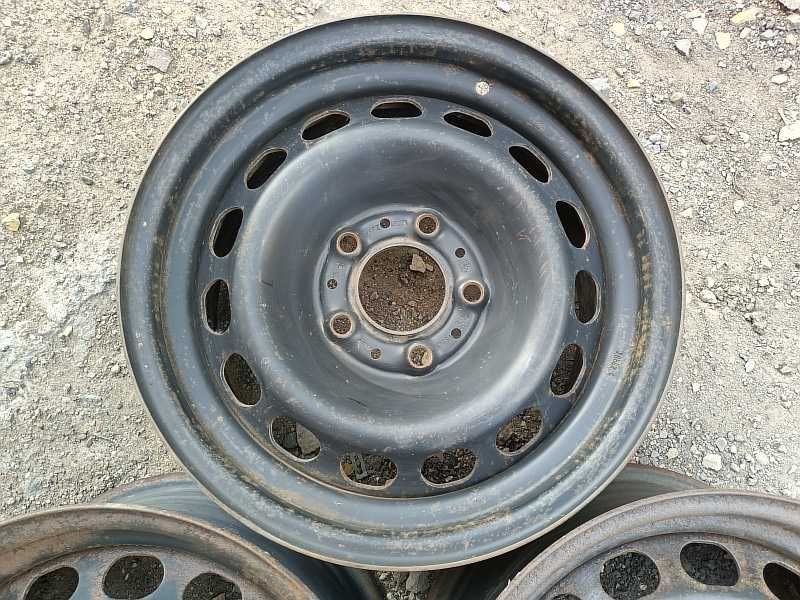 Продам оригинальные металлические диски на BMW 5 е39