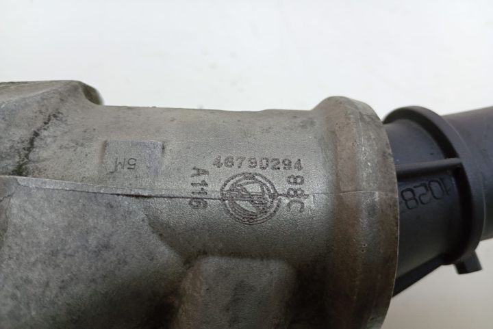Carcasa  termostat 46790294 Alfa Romeo 147  seria