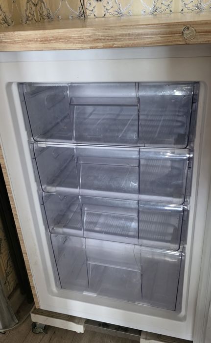 DONEZ congelator cu 4 sertare