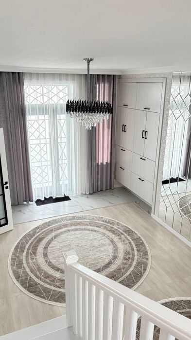 Сдаётся  двух  этажный, коттедж,таунхаус, дом в элитном районе