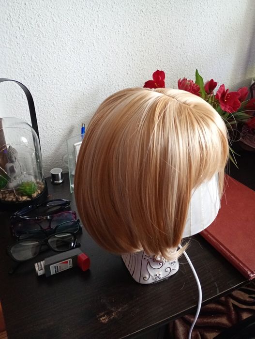 Peruca blond satirat