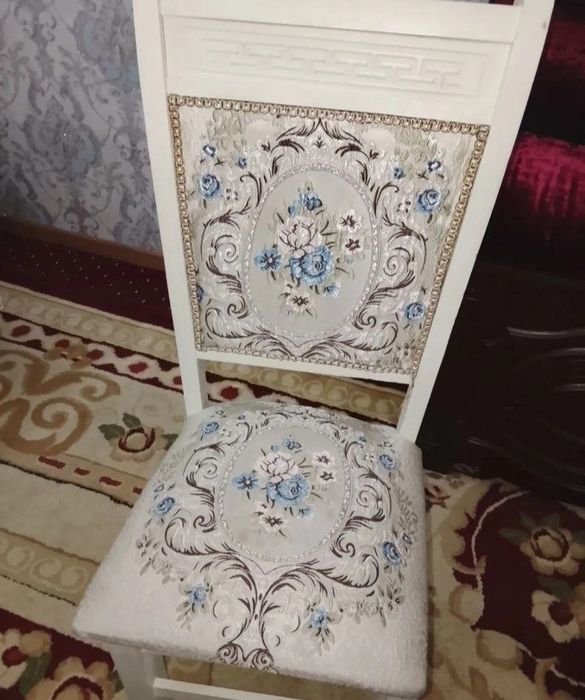 Stol stullar mehmonxona uchun ajoyib va shinam qulay
