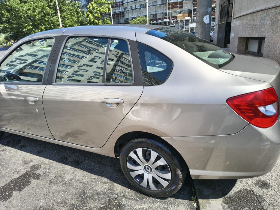 RENAULT Symbol 2011 — imagine 3