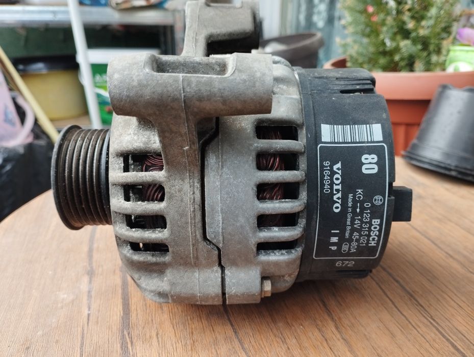 Продава се алтернатор (динамо) за волво s40