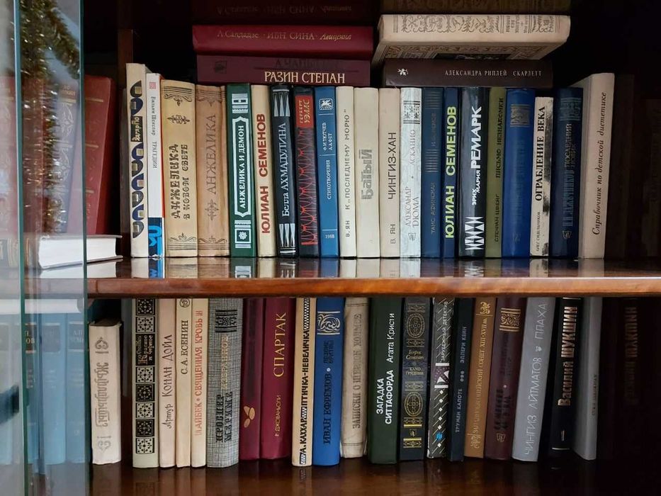 Книги по 10 тыс сум