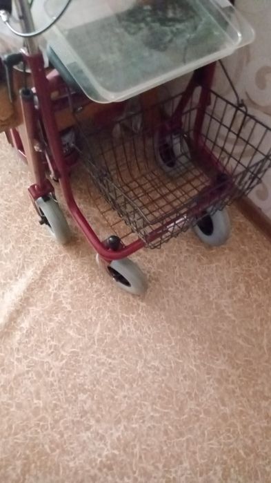 Ходунки на колесах для взрослых