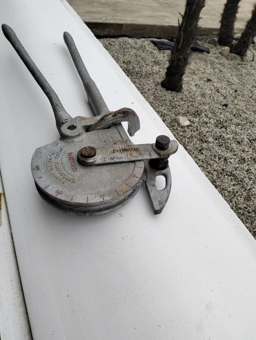 Dispozitiv pentru îndoit țevi