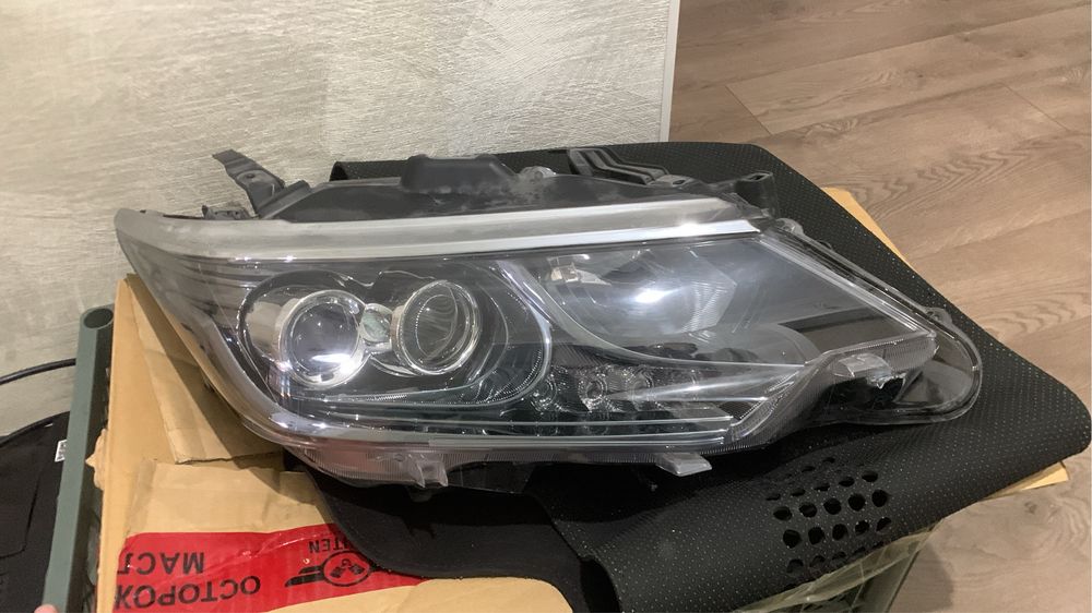 Фара Toyota Camry 55