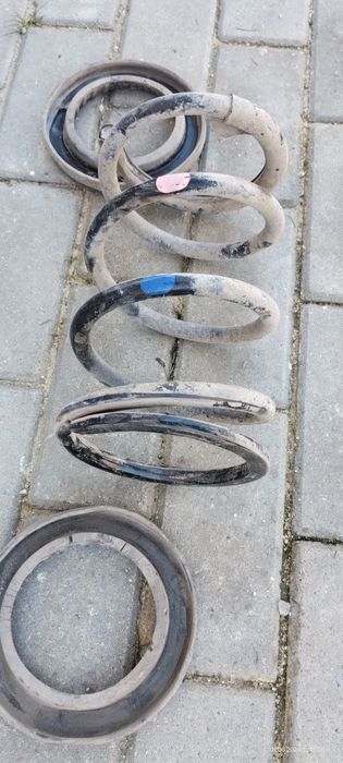 Задна пружина тойота рав 4 втора генерация