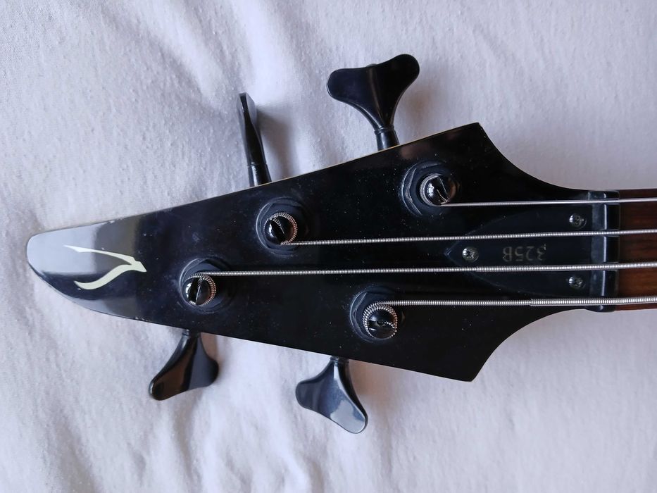 Бас китара  Vantage