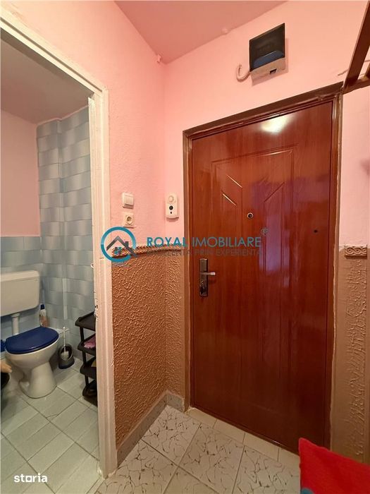 Royal Imobiliare - Vanzare apartament zona Vest