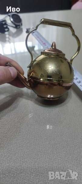 Месингови орнаменти, чайник, свещник