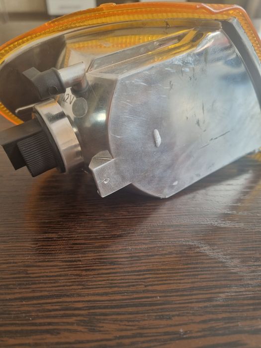 Продам левый поворотник ваз 2114/15