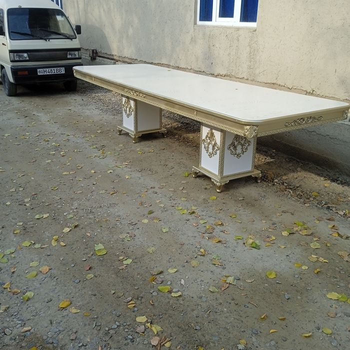 Стол сотилади замонави