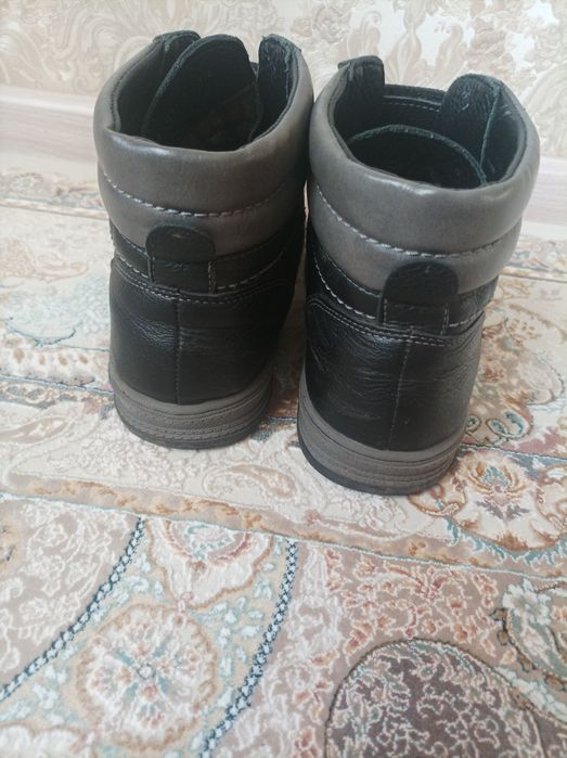 Ботинки размер 39