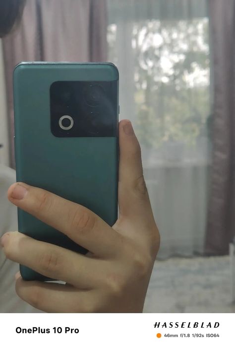 Продам телефон OnePlus 10 pro торг есть