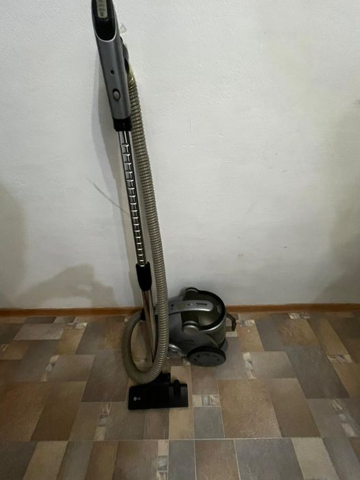 Продам пылесос LG