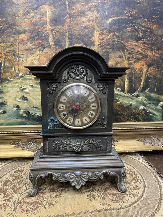 Настолен часовник Франция спелтър бароков стил кварц 1970