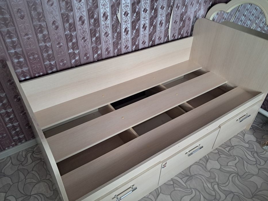 Продам.  Кровать детская