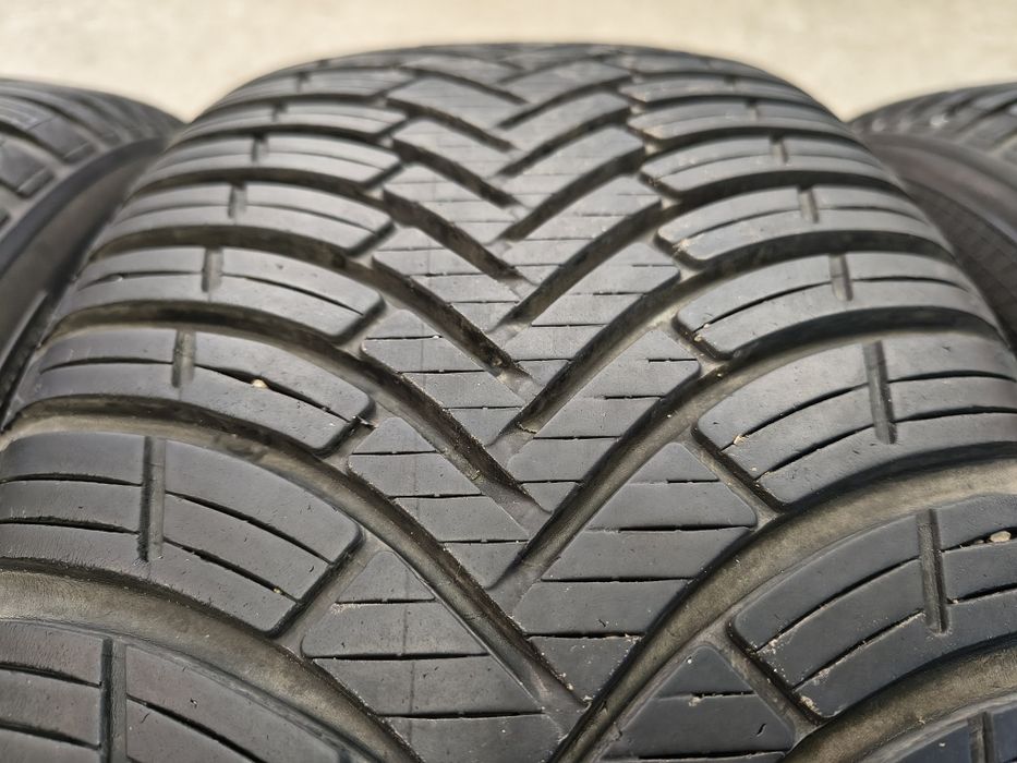 Всесезонни гуми Kleber Quadraxer 3 215 55 17