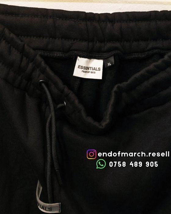 Compleu Essentials Negru