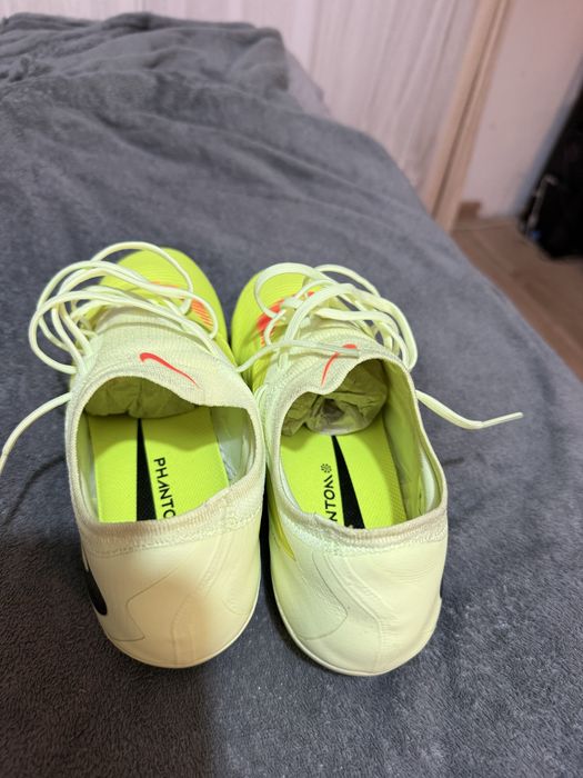 ghete fotbal nike phantom 6 low pro