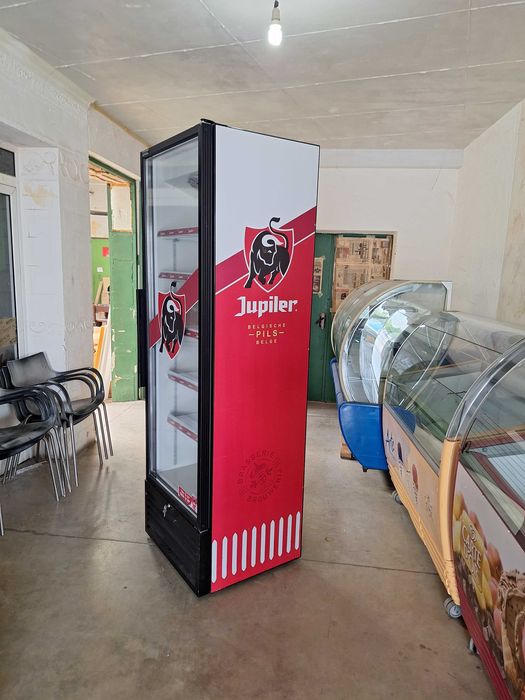 Хладилна витрина за безалкохолни и напитки