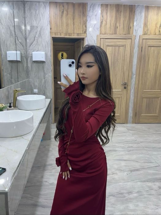 Вечерние платьее