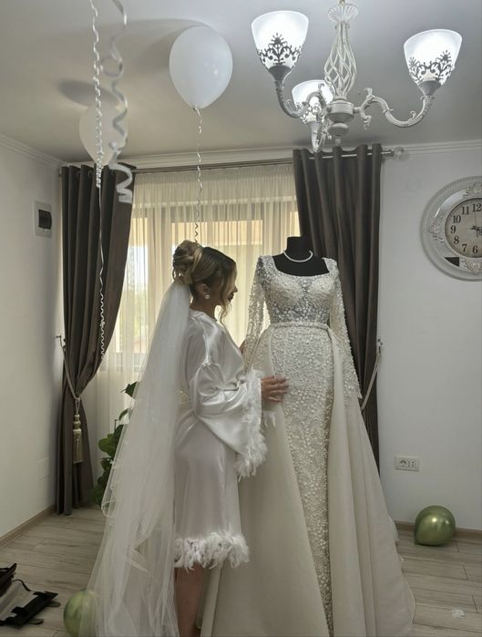 Rochie de mireasa elegantă, cu trena detașabilă, marimea S-M,