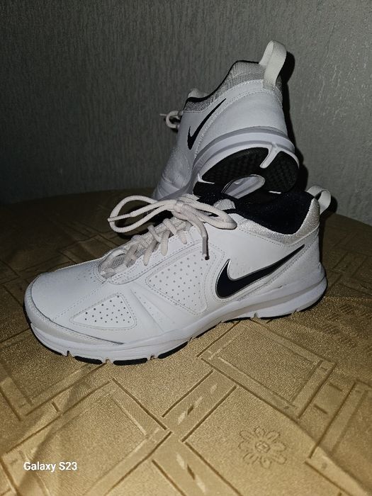 Нови маратонки Nike.Естествена кожа.