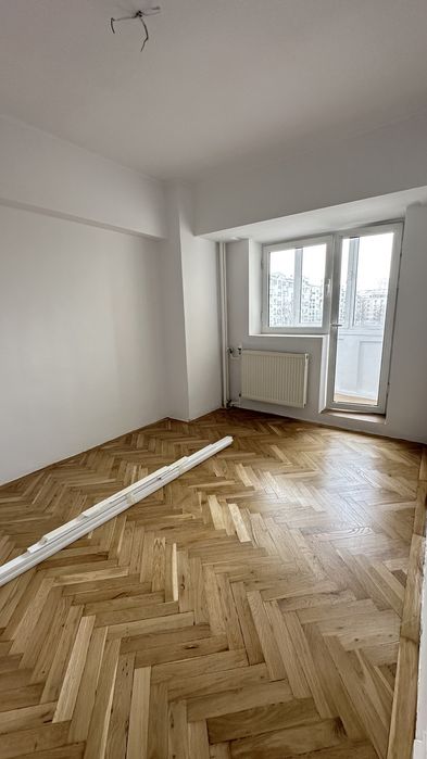 Inchiriez Apartament 4 camere Unirii  langa Metrou