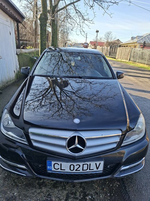 Vând mercedes C 2011 Facelift