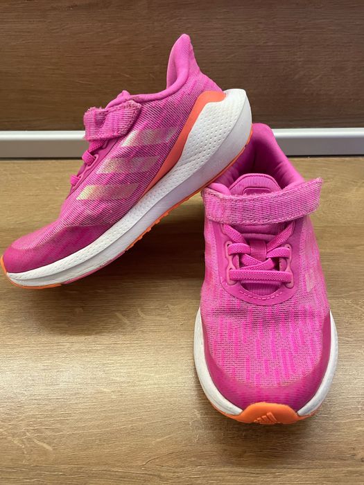 Маратонки Adidas за момиче