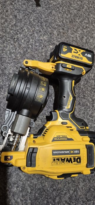 Dewalt pistol de cuie pe acumulator