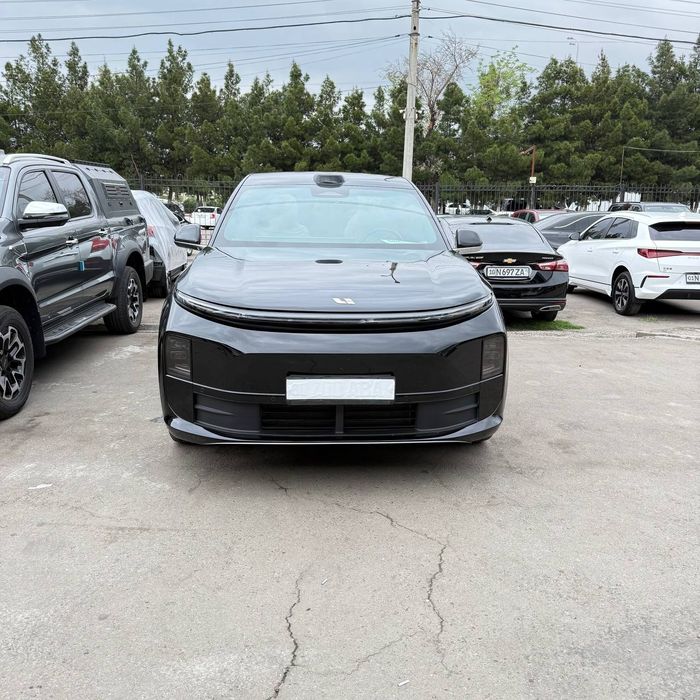 Продаётся автомобиль LIXIANG L6 MAX FULL