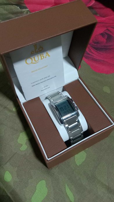 Al Haram soati Kafolati bilan suvda ham ishlaydi.