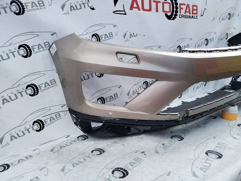 Bara fata Volkswagen Touareg 2 Facelift an 2015-2016-2017-2018