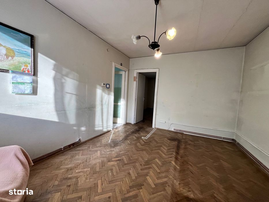 Apartament cu 3 camere, locatie deosebita, zona Spitalul Judetean.