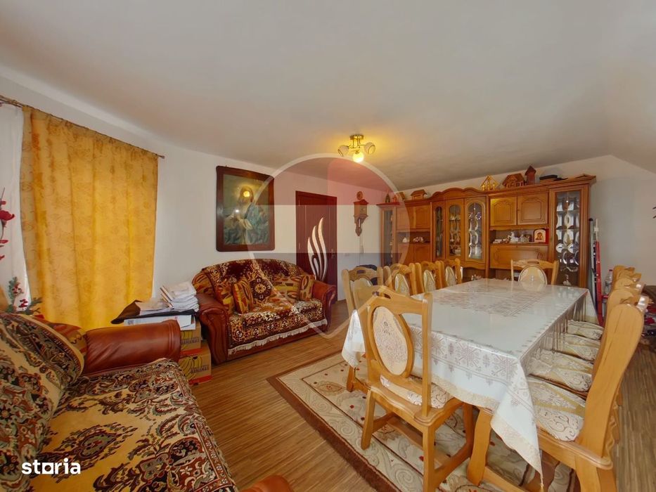 Casă / Vilă cu 4 camere de vânzare