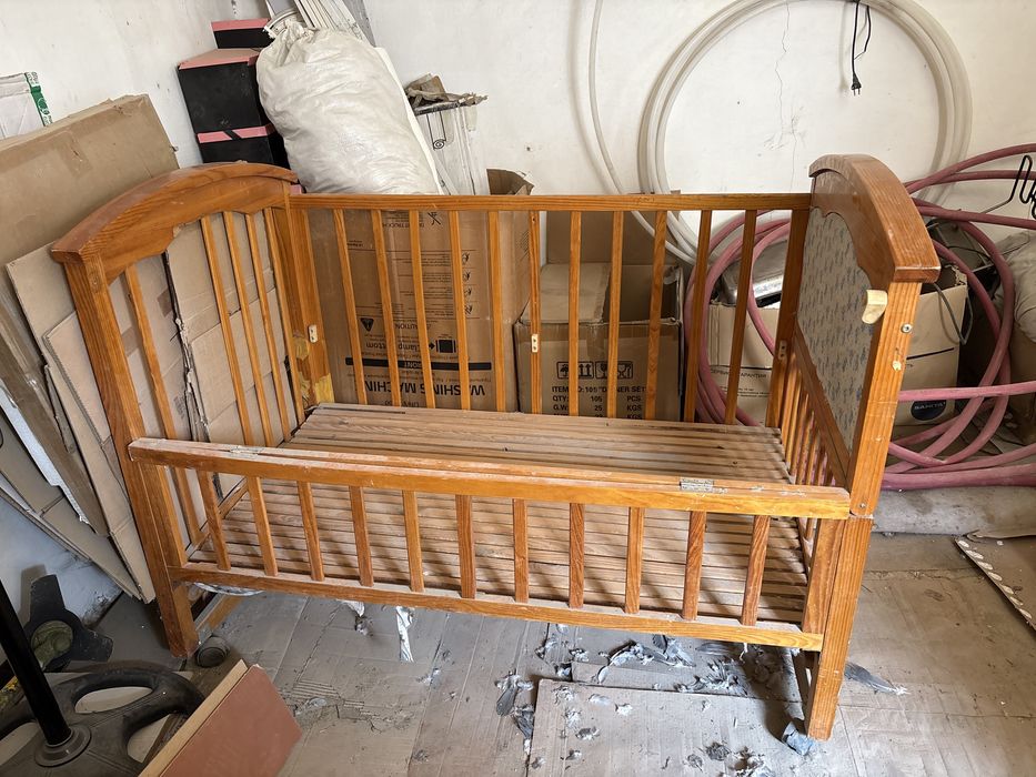 Кровать детская , деревянная