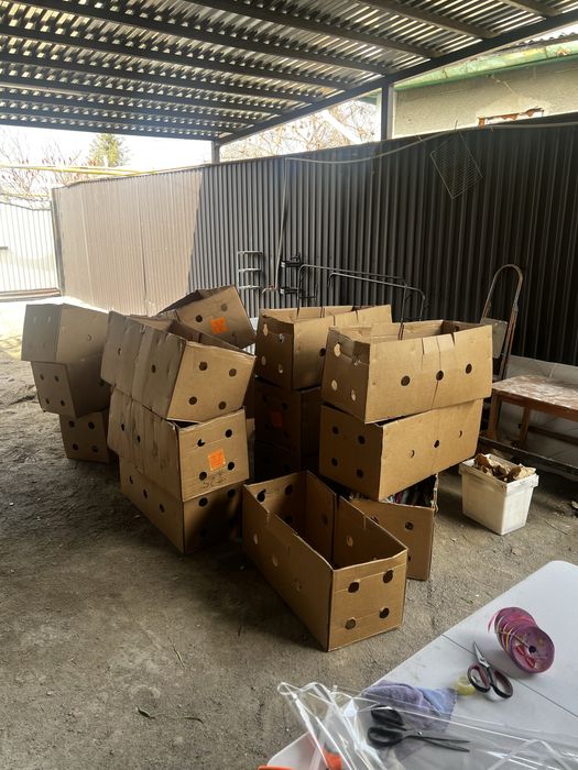 Бесплатно отдам  коробки