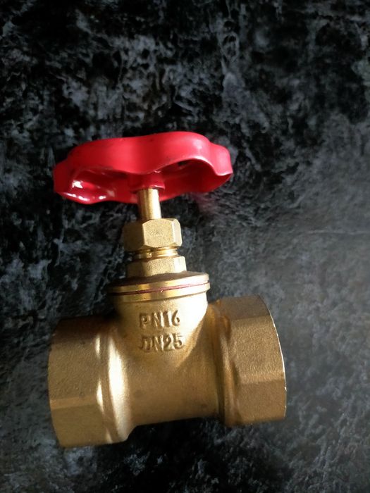 Продам краны на 50 и 25