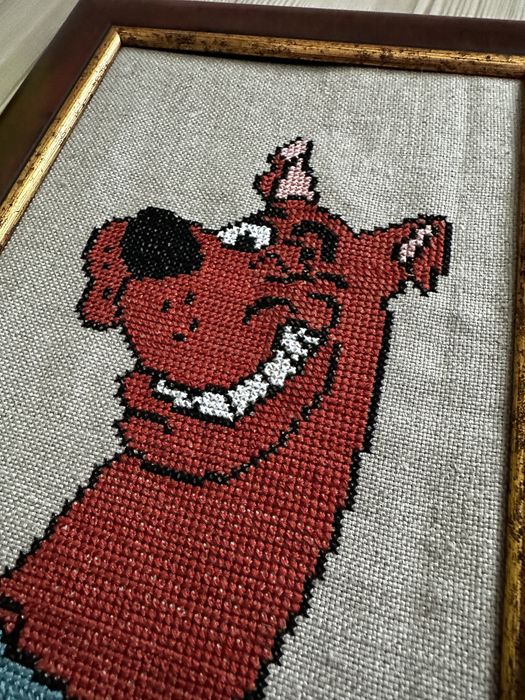 Ръчно плетена картина в рамка Скуби-Ду