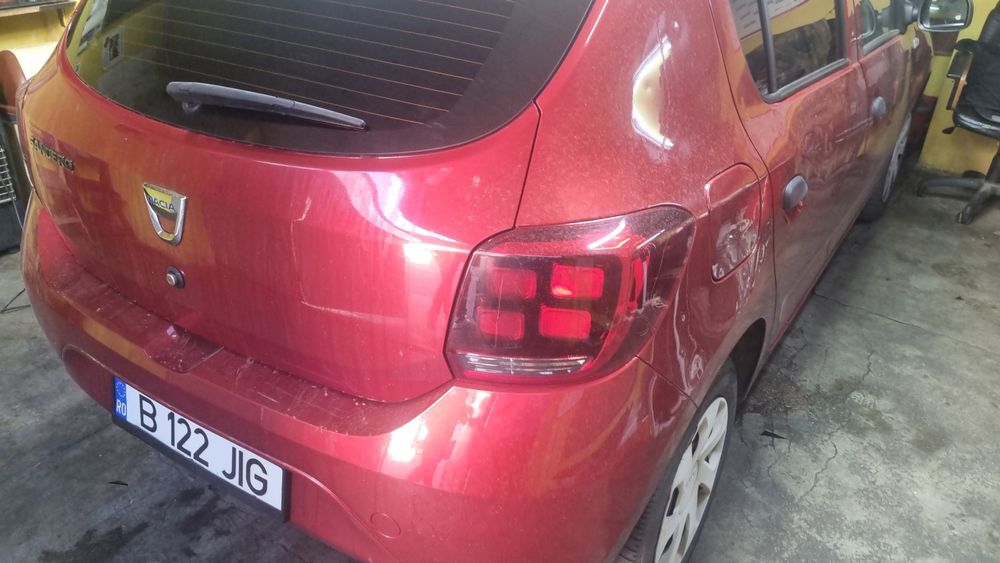 Montam folii auto omologate RAR LLumar și solarzone  Zona Centrala