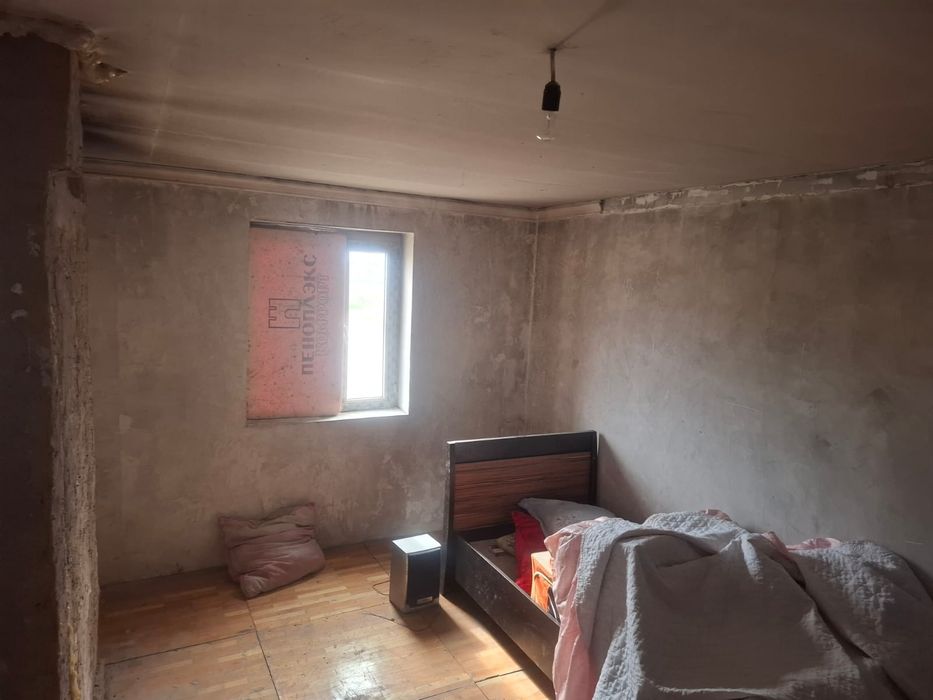 Недостроенный дом с участком