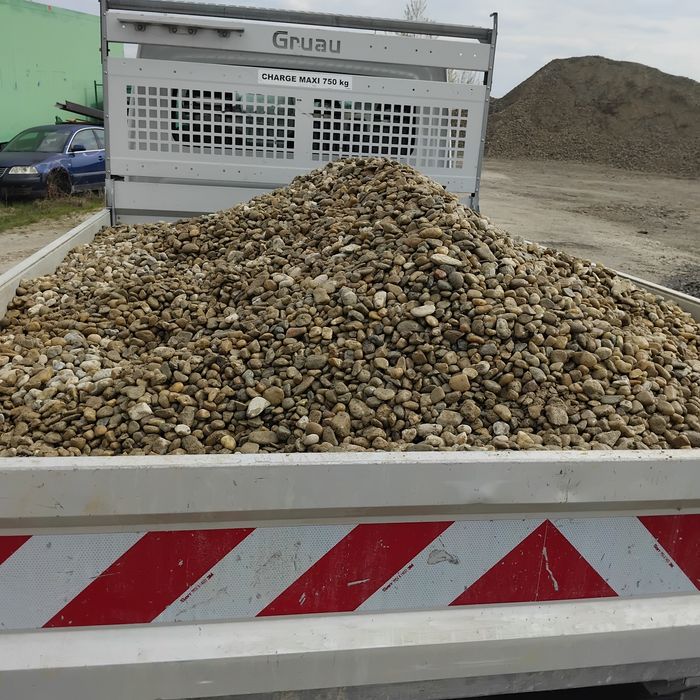 Vând pământ nisip