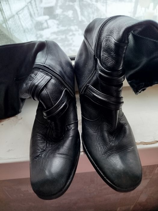 Продаю женские зимние сапоги, натуральный мех, натуральная кожа!